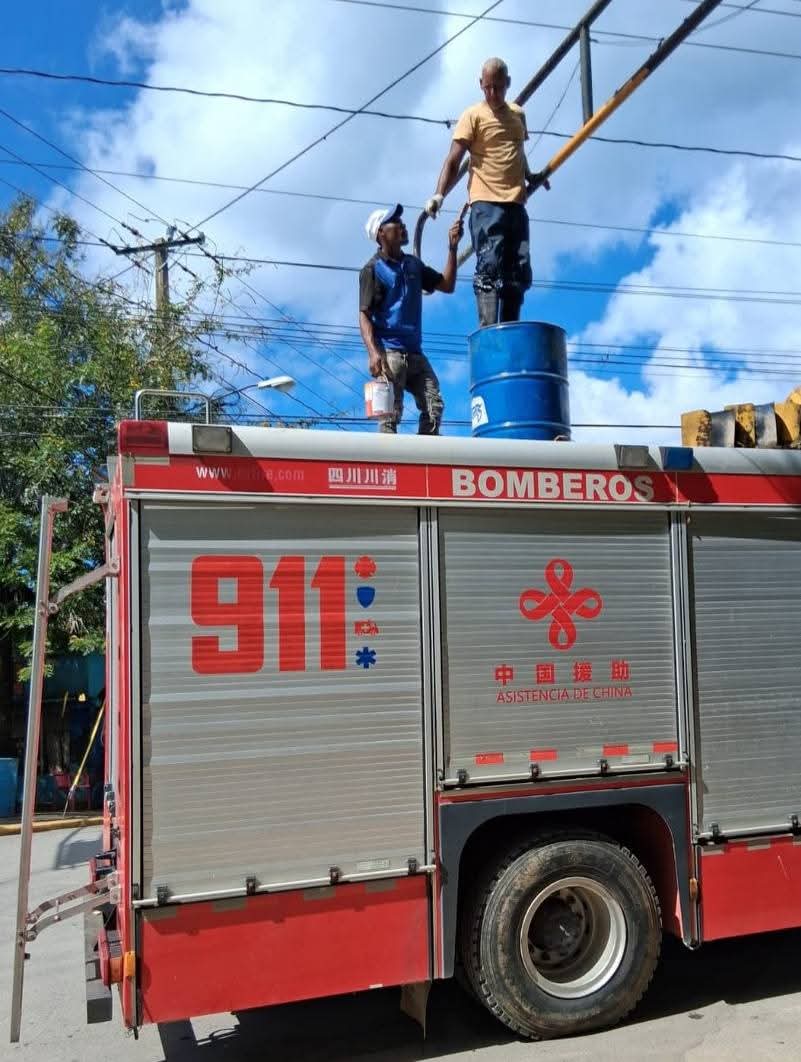 Río San Juan inicia plan de señalización vial con instalación de semáforos inteligentes